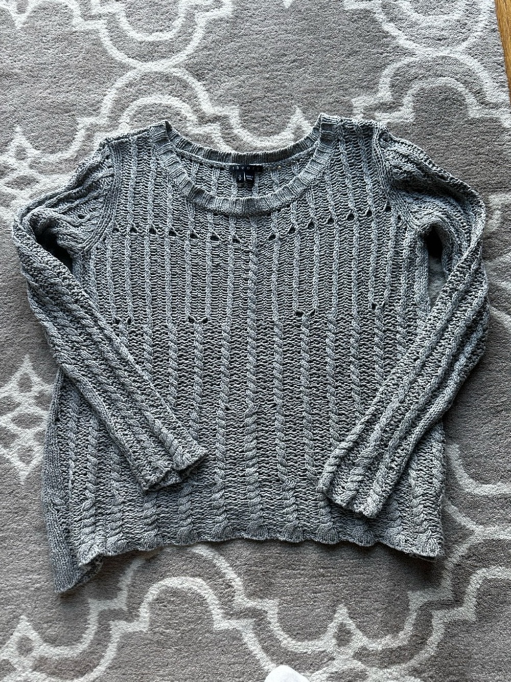 Theory crochet gray sweater sz small